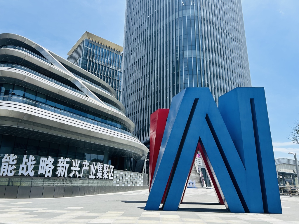 与总书记交流的上海人工智能实验室年轻人	，在探索什么前沿领域？  第2张