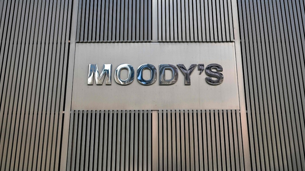 穆迪下调美国主权信用评级  第1张